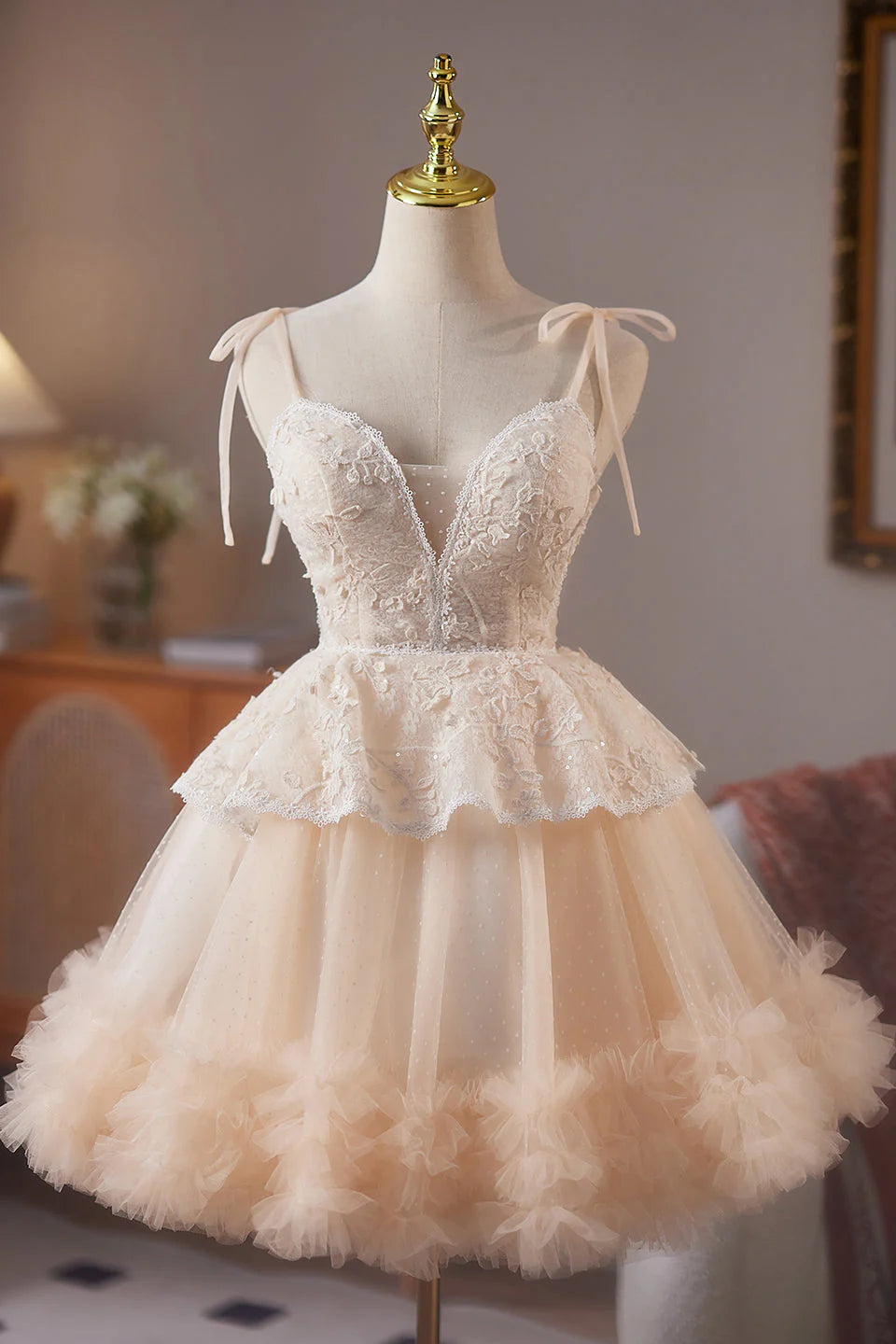 V-neck Champagne Appliques Tulle Short Dress